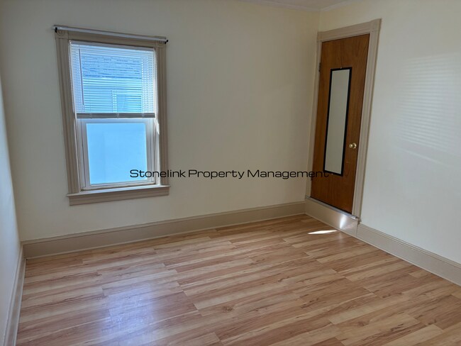 Building Photo - 70 Magill St