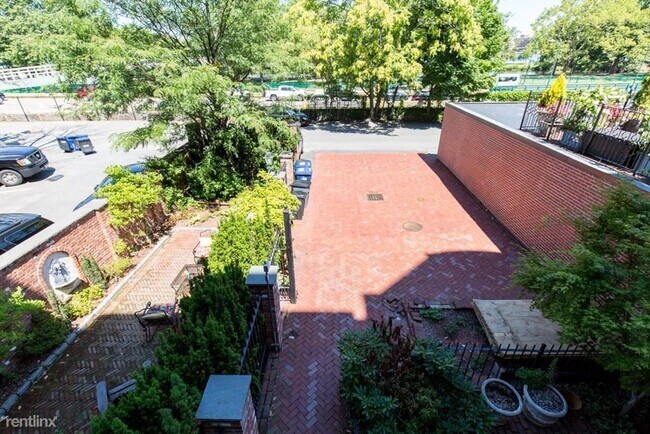 Foto del edificio - 5 br, 4.5 bath Triplex - 214 Beacon St 3