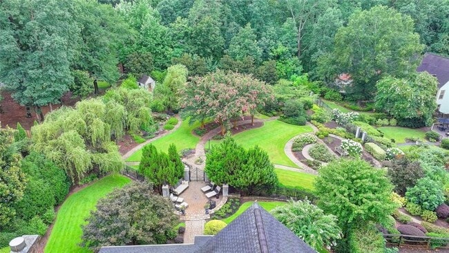 Foto del edificio - 2611 Briers N Dr