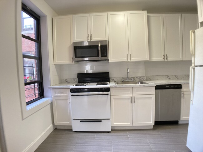 Building Photo - 281 Wadsworth Ave