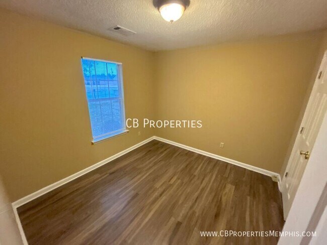 Foto del edificio - 4294 Bishop Hills Dr