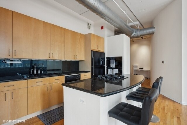 Foto del edificio - 130 S Canal St