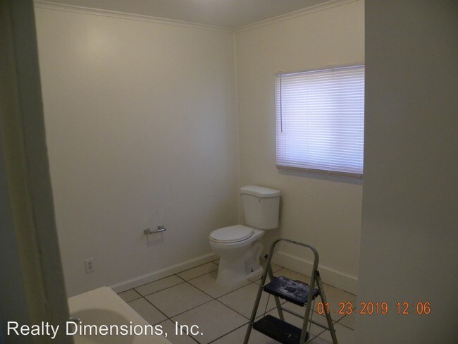 Building Photo - 3 br, 1 bath House - 2116 Kentucky  St