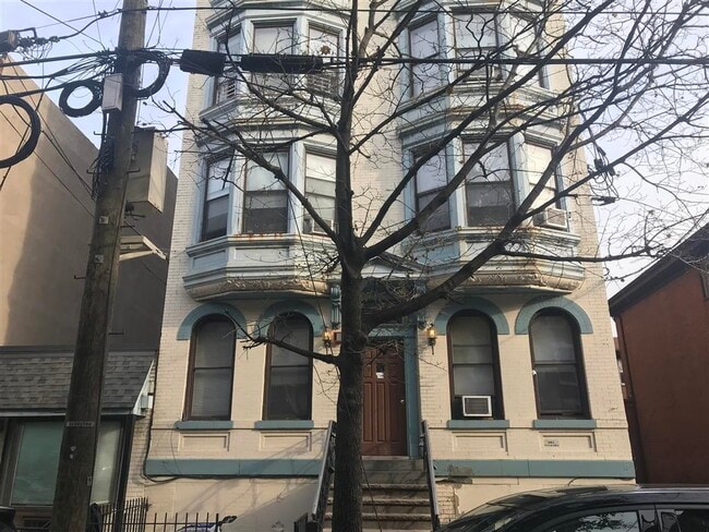 Building Photo - 219 Park Ave
