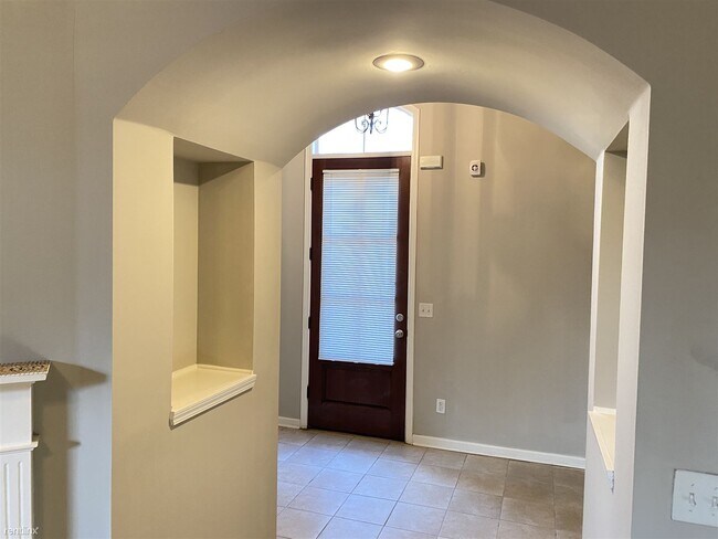 Foto del edificio - 3 br, 2 bath House - 5236 Laurel Home Cv