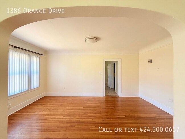 Foto del edificio - 1386 S Orange Dr