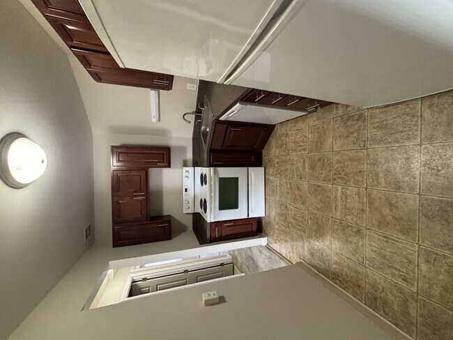 Interior Photo - Hummingbird Pointe & The Gardens