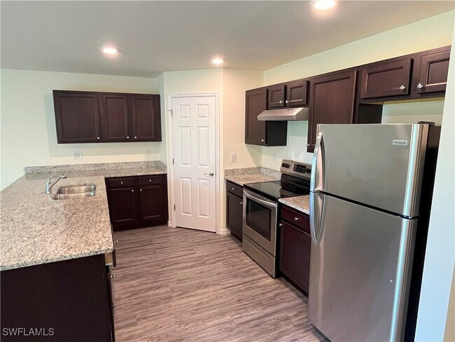 Foto del edificio - 1187 Highlands Rd