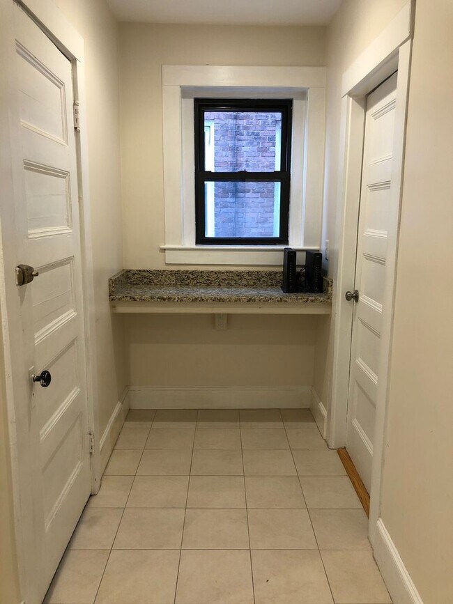 Building Photo - Nice 3 bed in Porter Square