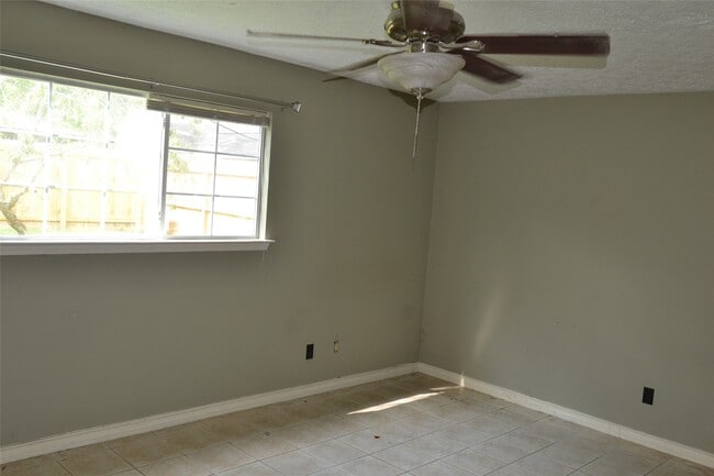 Building Photo - 12023 Woolford Dr