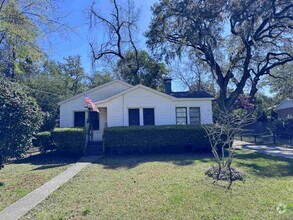 Building Photo - 819 N Forest Dr