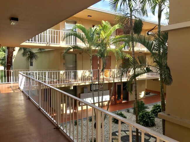 Building Photo - 4215 N University Dr