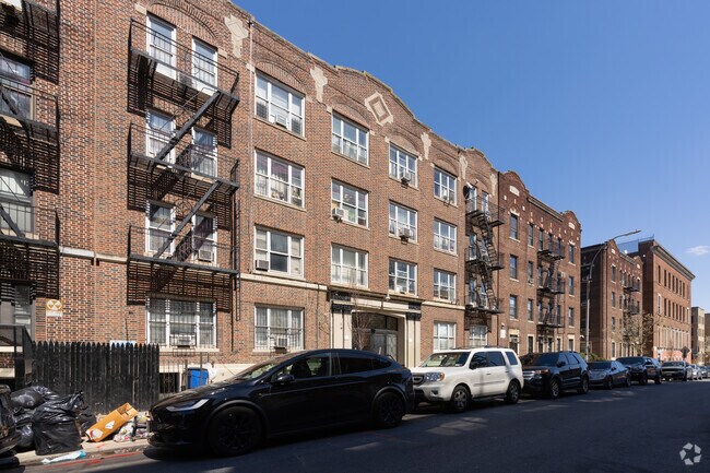 Building Photo - 615 Crown St