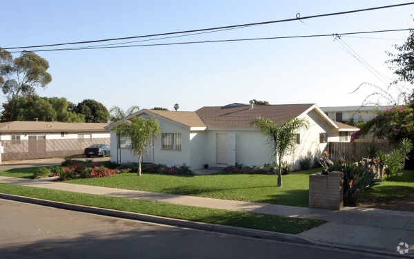 Foto del edificio - 1147-1149 Grove Ave