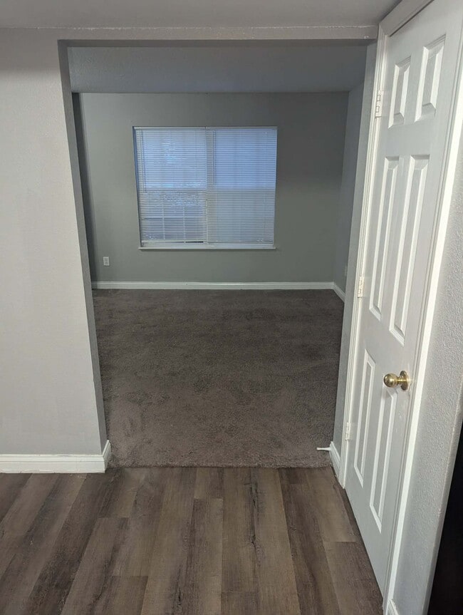 Foto del edificio - 11531 Planewood Ct