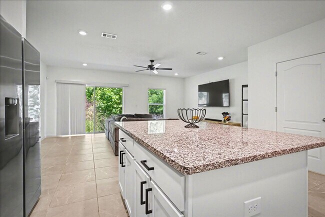 Foto del edificio - Refined Living at Its Finest | Renovated 3BR Townhome in Jacksonville