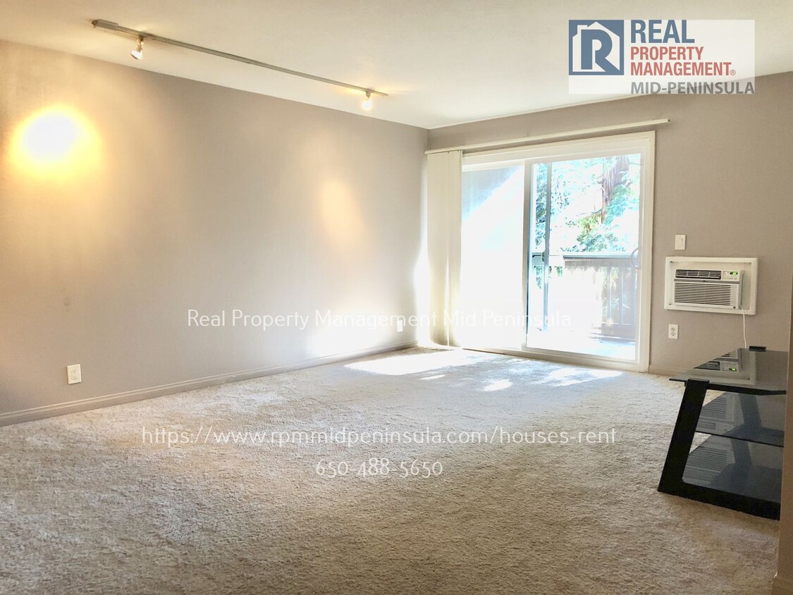 Foto principal - Rent drop: Bright 1 Bedroom / 1 Bathroom +...