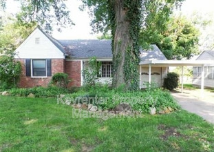 Building Photo - 2220 S Indianapolis Ave