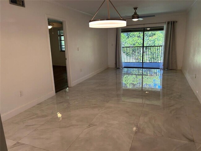 Foto del edificio - 2980 Haines Bayshore Rd
