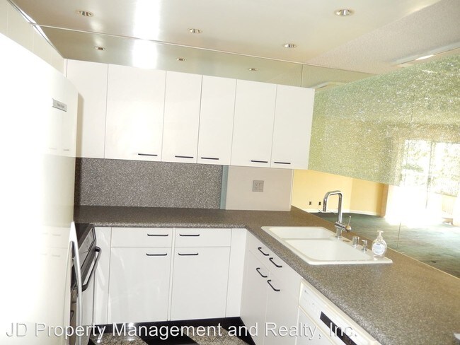 Building Photo - 1 br, 1 bath House - 5714 Baltimore Dr. #507