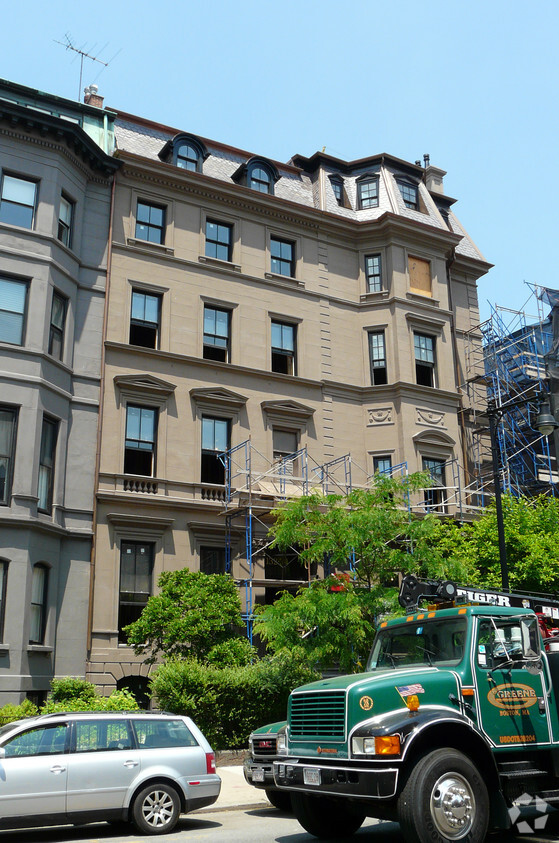 Building Photo - 132-134 Beacon St