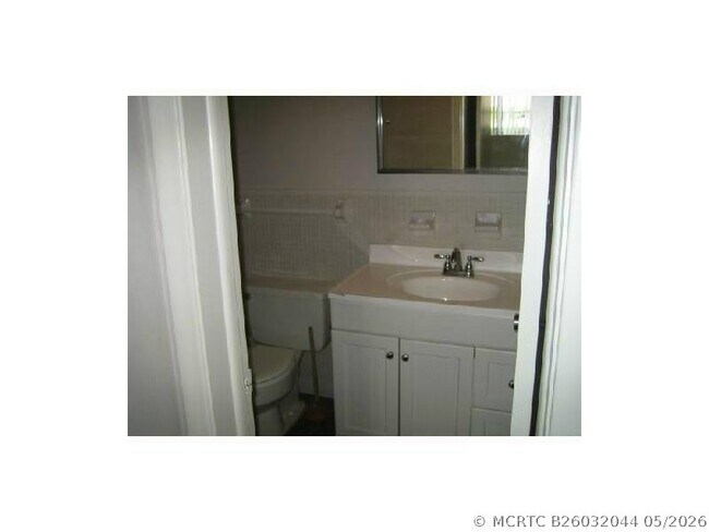 Foto del edificio - 1851 NE 62nd St