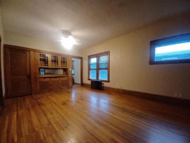 Building Photo - Excellent 3 bedroom Single Family in St Paul!!