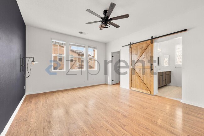 Building Photo - Unit 3