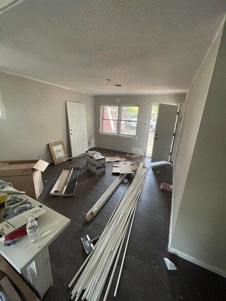 Building Photo - 120 S Gosnell St