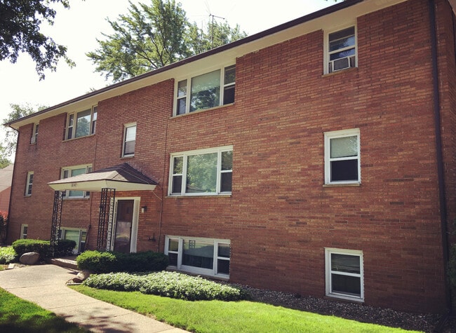 Building Photo - 1014 Sheridan Dr