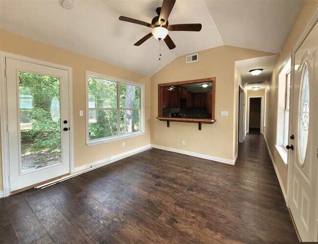 Foto del edificio - 1580 Scroggins Ln