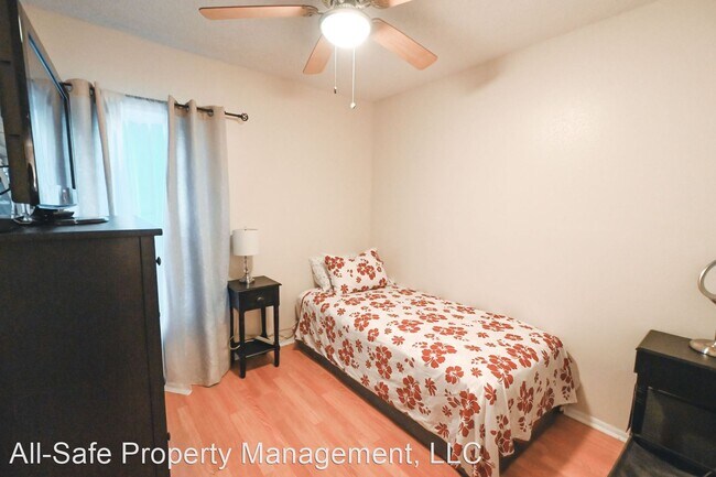 Building Photo - 3 br, 1 bath House - 4035 Coral Sunrise