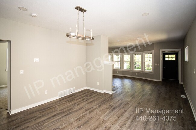 Building Photo - Beautiful 3-Bedroom Home in Cleveland Heig...