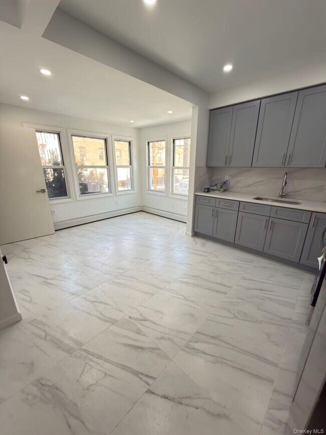 Foto del edificio - 41-46 Hampton St