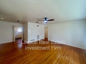 Building Photo - 154 Southfield Rd