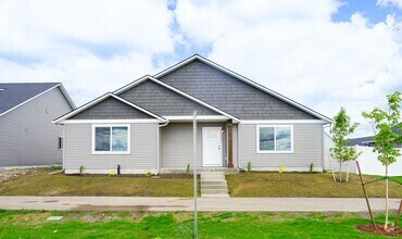 Building Photo - 11577 Railway Ave