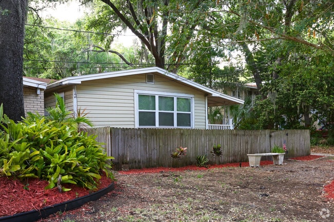 Building Photo - 603 6th St NE Largo, FL 33770