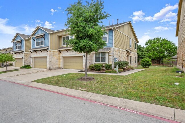 Building Photo - 1620 Bryant Dr