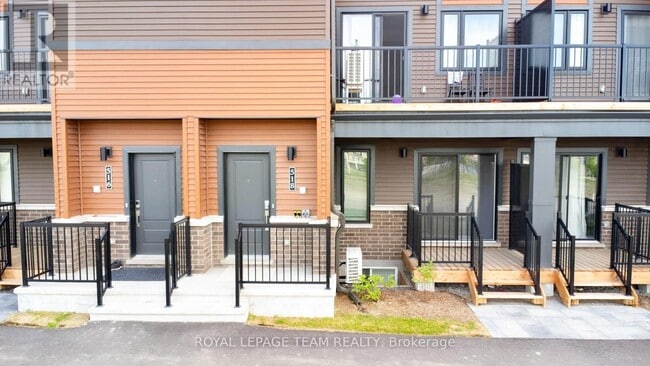 Building Photo - 518 Parnian Private