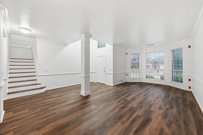 Building Photo - Beautiful home in Hurst-Euless-Bedford ISD