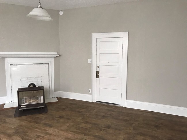 Foto del edificio - 211 E Caswell St