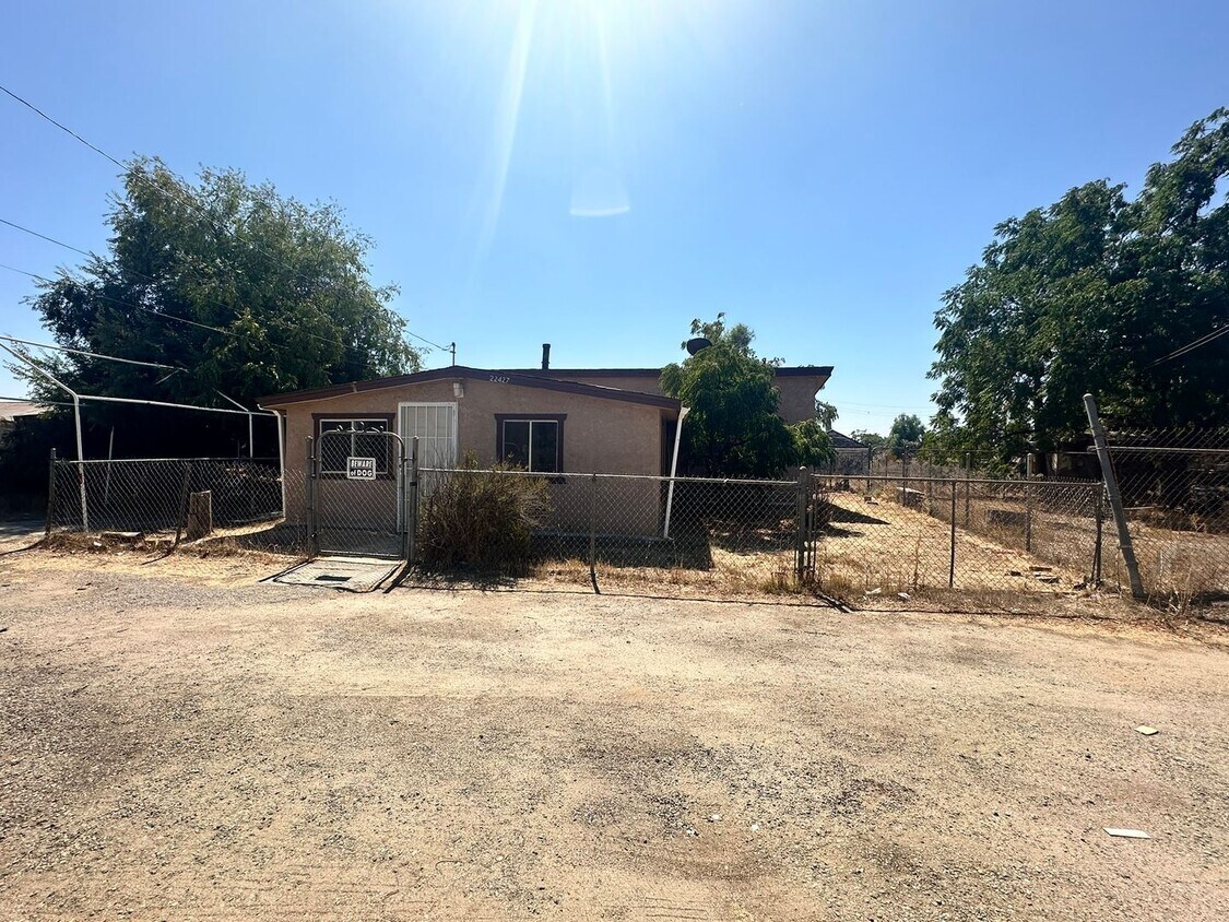 Foto principal - 3bd/1ba Home in Moreno Valley