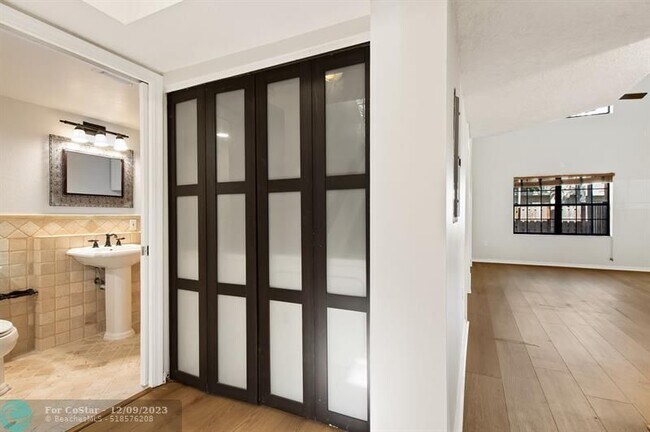 Foto del edificio - 251 City View Dr