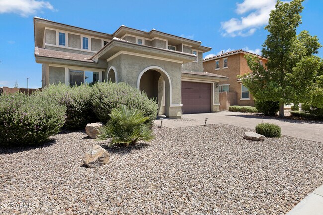 Building Photo - 2438 E Hazeltine Way