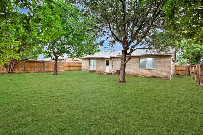 Foto del edificio - 5308 Gates Dr
