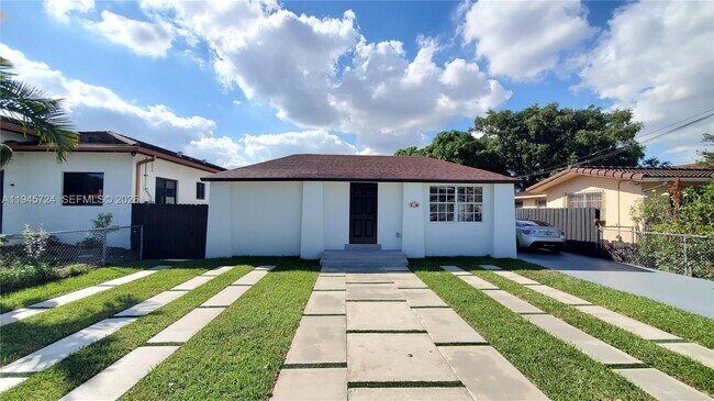 Building Photo - 40 SW 34th Ave