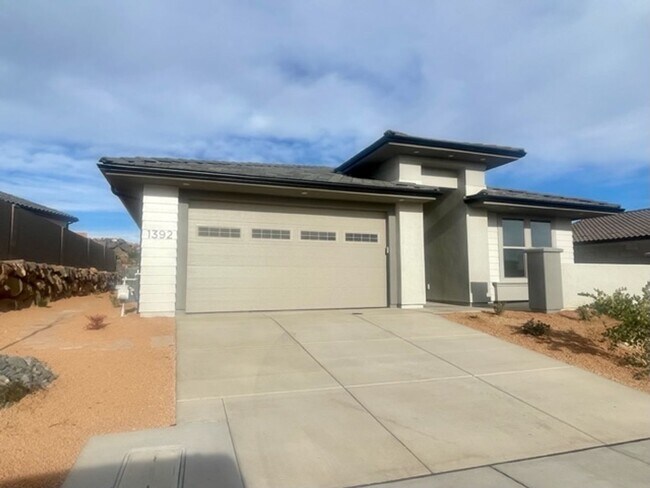 Building Photo - Coral Canyon Beauty!