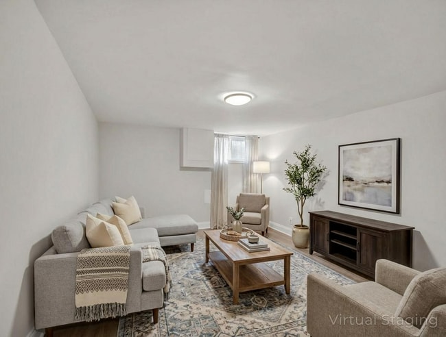 Building Photo - 1214 E Eager St