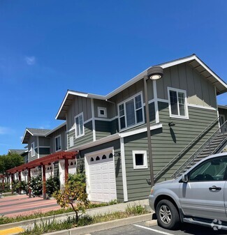 Building Photo - 1818 Moore Blvd