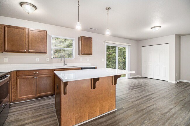 Foto del edificio - Immediate Occupancy Available!